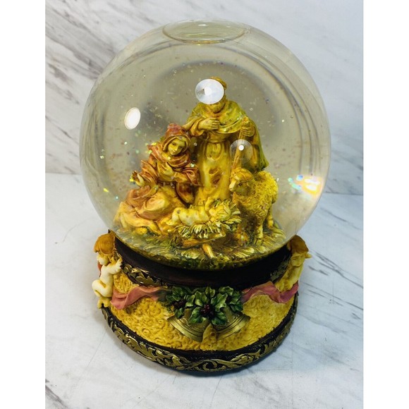 Snow Globe Christmas Nativity Musical Glitter Globe - Picture 2 of 8